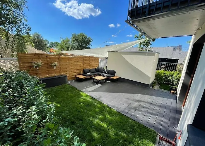 Modern Apartment With Spacious Backyard By Matt