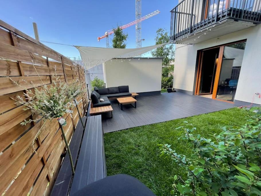 Modern With Spacious Backyard By Matt Apartment Warsaw